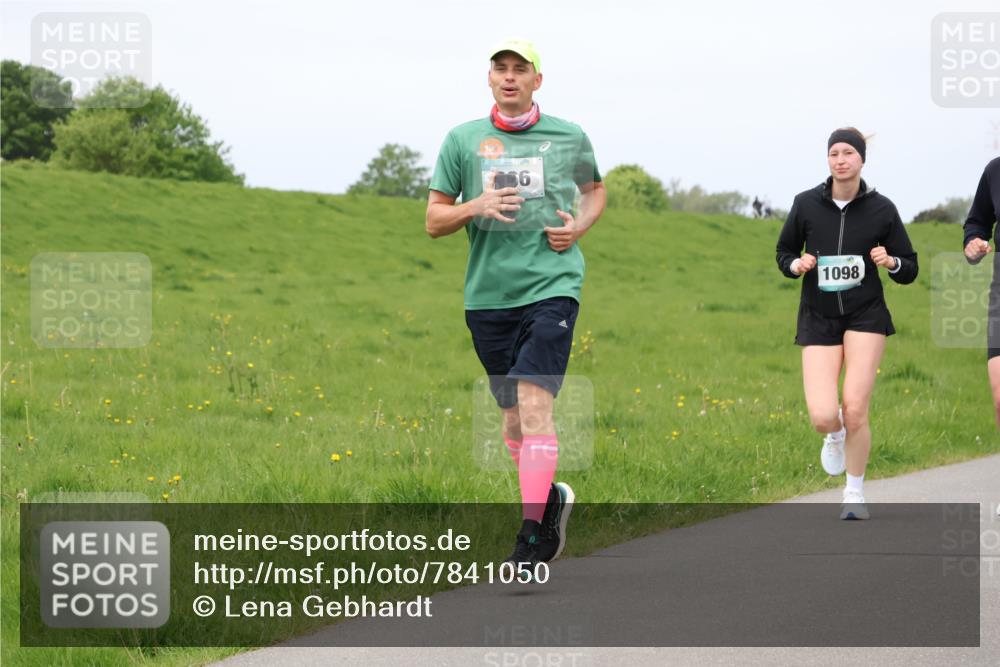 04.05.2025 - 8. Wedeler Halbmarathon Lena Gebhardt http://msf.ph/oto/7841050 04.05.2025 11:53:10 Laufen 116, 1098 meine-sportfotos.de