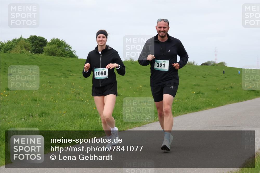 04.05.2025 - 8. Wedeler Halbmarathon Lena Gebhardt http://msf.ph/oto/7841077 04.05.2025 11:53:13 Laufen 99, 1098, 321 meine-sportfotos.de