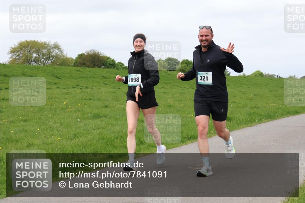 04.05.2025 - 8. Wedeler Halbmarathon Lena Gebhardt http://msf.ph/oto/7841091 04.05.2025 11:53:14 Laufen 1098, 321 meine-sportfotos.de