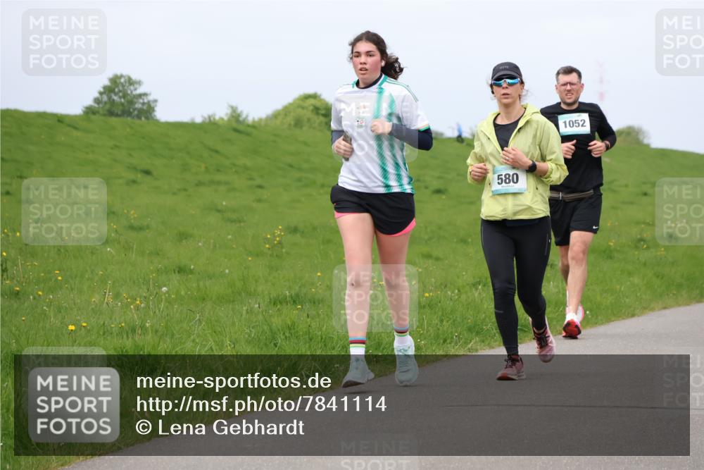 04.05.2025 - 8. Wedeler Halbmarathon Lena Gebhardt http://msf.ph/oto/7841114 04.05.2025 11:53:38 Laufen 580, 1052 meine-sportfotos.de