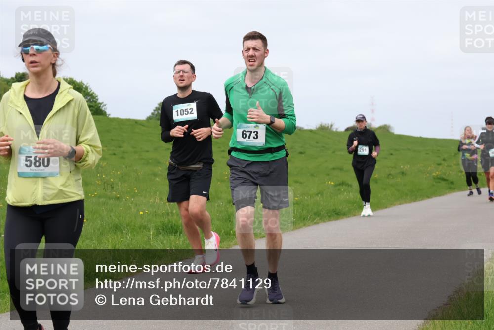 04.05.2025 - 8. Wedeler Halbmarathon Lena Gebhardt http://msf.ph/oto/7841129 04.05.2025 11:53:42 Laufen 580, 1052, 673, 291 meine-sportfotos.de