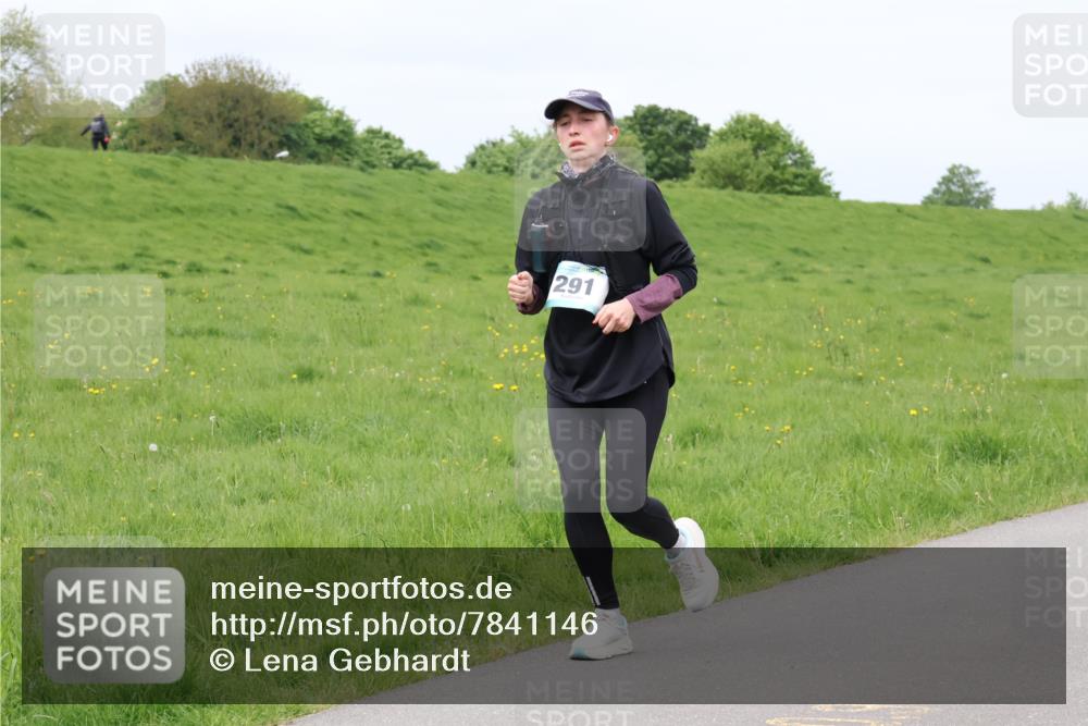 04.05.2025 - 8. Wedeler Halbmarathon Lena Gebhardt http://msf.ph/oto/7841146 04.05.2025 11:53:48 Laufen 291 meine-sportfotos.de