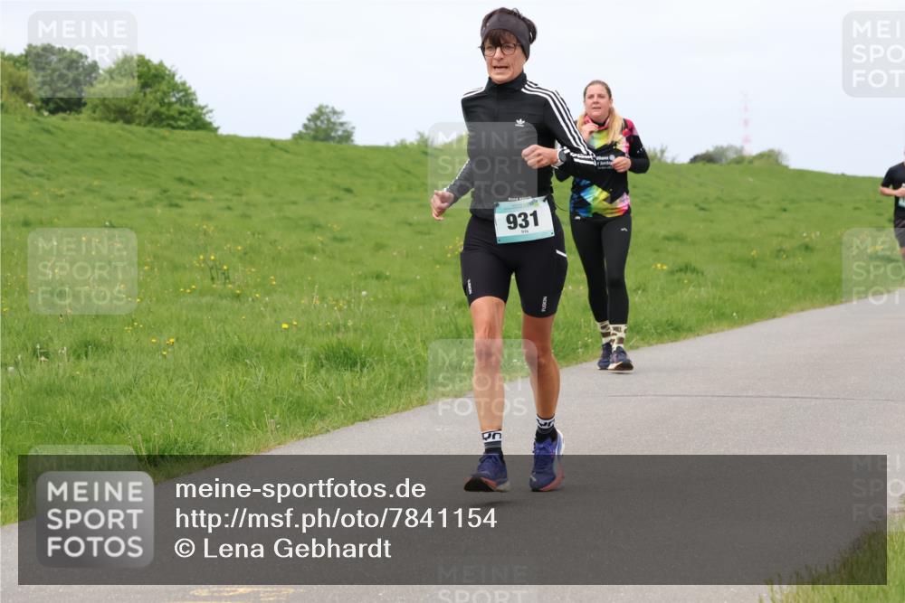 04.05.2025 - 8. Wedeler Halbmarathon Lena Gebhardt http://msf.ph/oto/7841154 04.05.2025 11:53:50 Laufen 931 meine-sportfotos.de