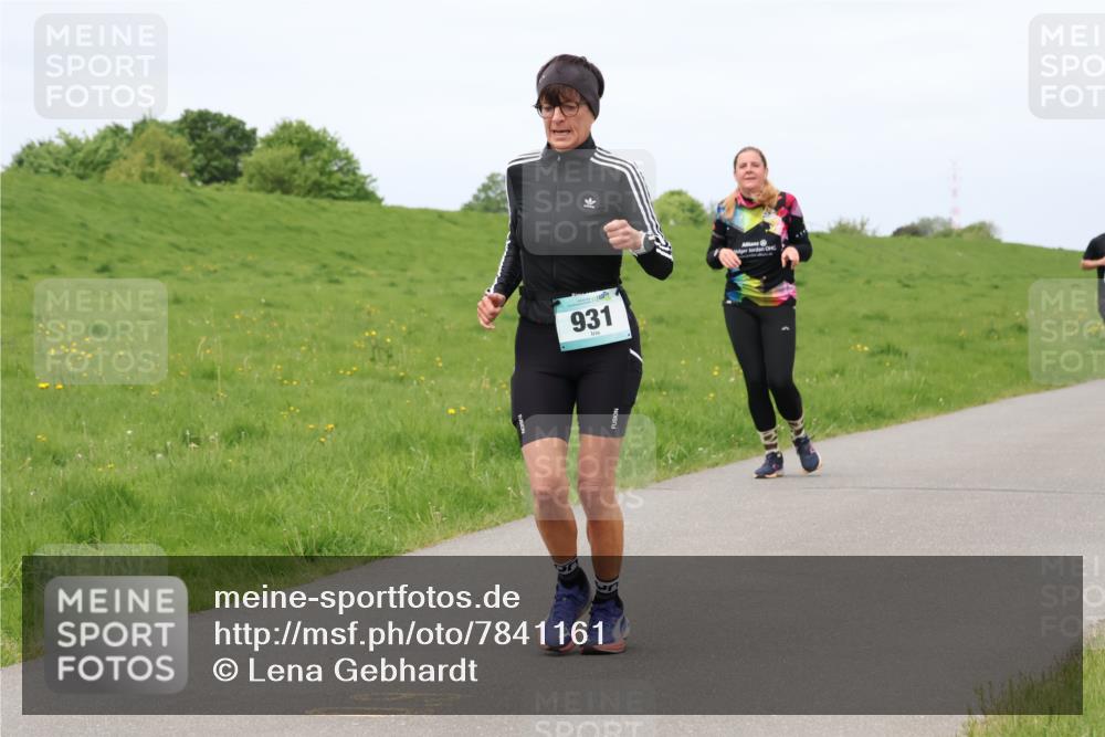 04.05.2025 - 8. Wedeler Halbmarathon Lena Gebhardt http://msf.ph/oto/7841161 04.05.2025 11:53:51 Laufen 931 meine-sportfotos.de