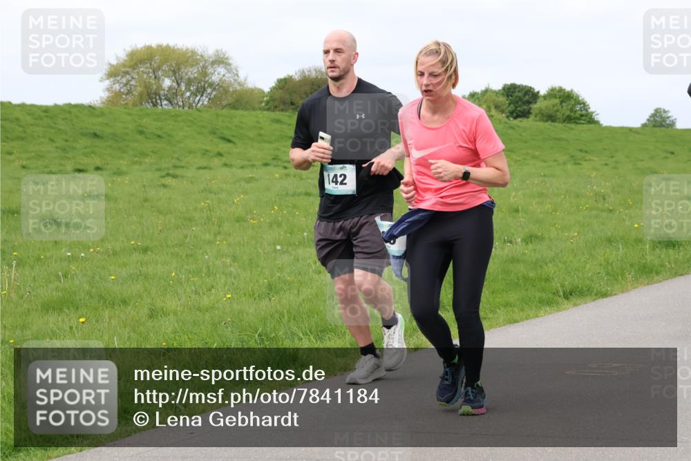 04.05.2025 - 8. Wedeler Halbmarathon Lena Gebhardt http://msf.ph/oto/7841184 04.05.2025 11:54:03 Laufen 142 meine-sportfotos.de