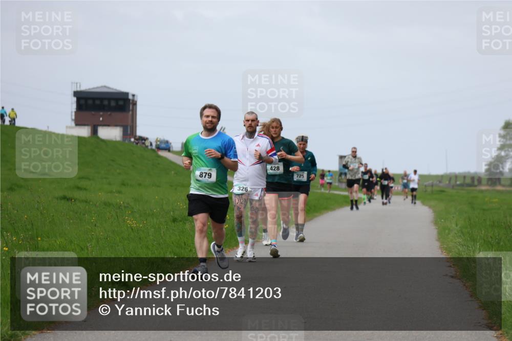 04.05.2025 - 8. Wedeler Halbmarathon Yannick Fuchs http://msf.ph/oto/7841203 04.05.2025 11:48:50 Laufen 879, 326, 1312, 428, 725 meine-sportfotos.de