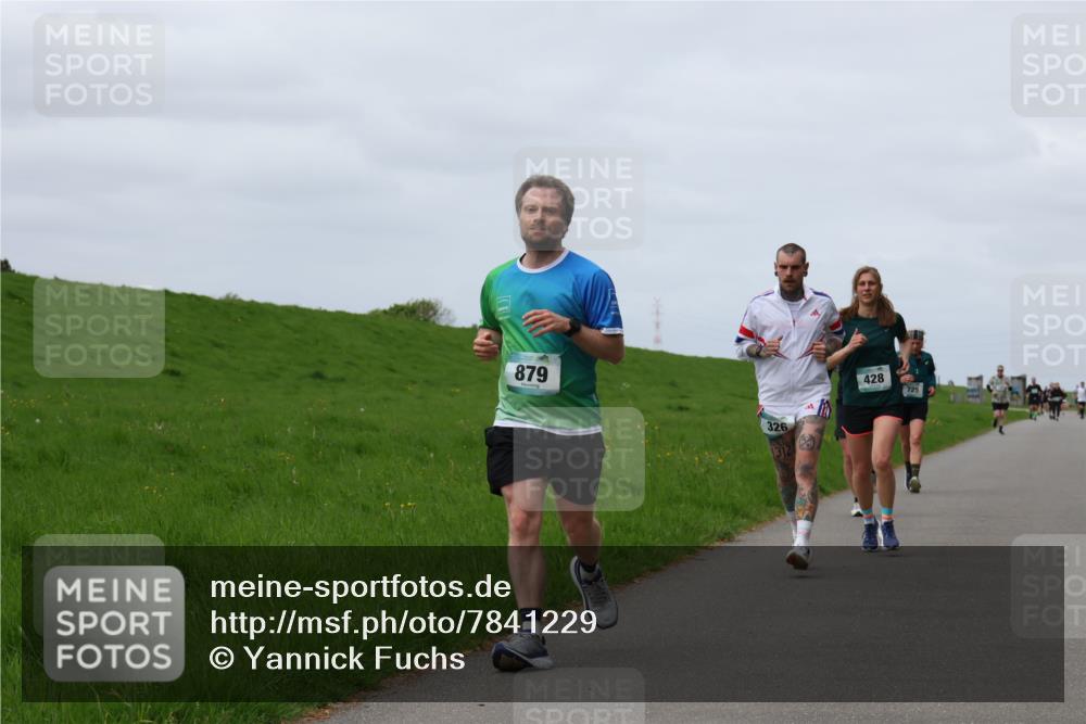 04.05.2025 - 8. Wedeler Halbmarathon Yannick Fuchs http://msf.ph/oto/7841229 04.05.2025 11:48:58 Laufen 879, 326, 428, 725 meine-sportfotos.de