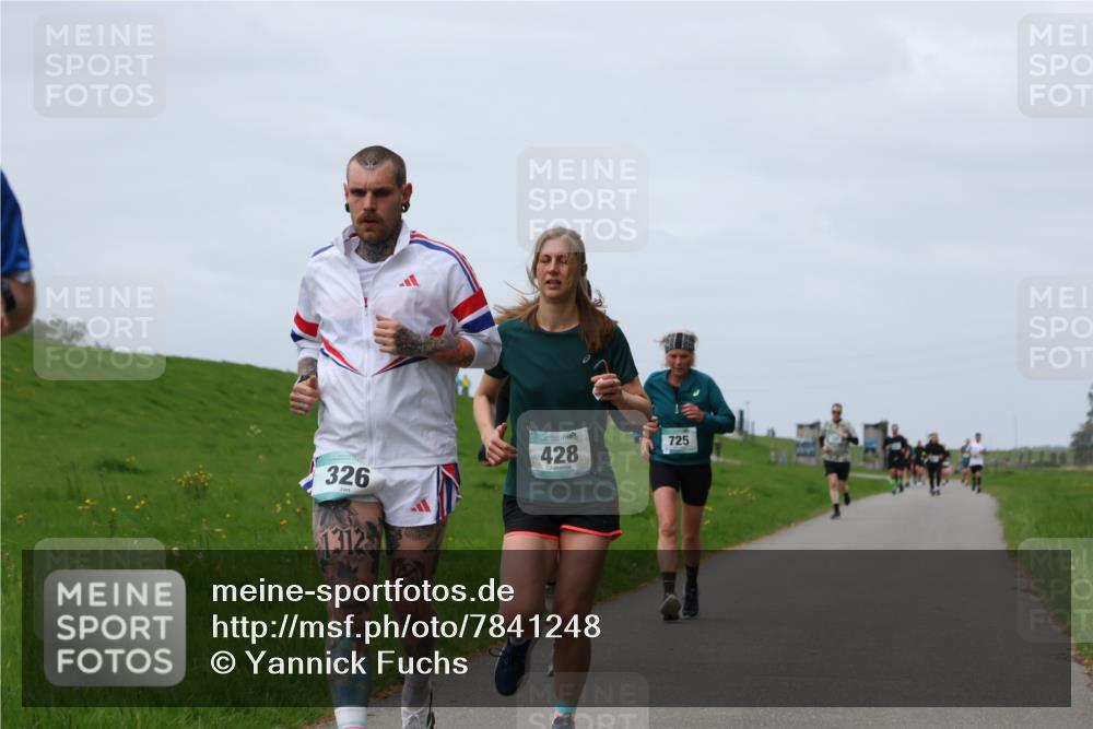 04.05.2025 - 8. Wedeler Halbmarathon Yannick Fuchs http://msf.ph/oto/7841248 04.05.2025 11:48:59 Laufen 326, 428, 725, 1312 meine-sportfotos.de