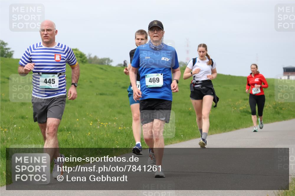 04.05.2025 - 8. Wedeler Halbmarathon Lena Gebhardt http://msf.ph/oto/7841261 04.05.2025 11:54:40 Laufen 445, 107, 469, 333 meine-sportfotos.de