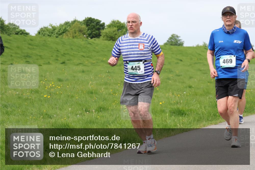 04.05.2025 - 8. Wedeler Halbmarathon Lena Gebhardt http://msf.ph/oto/7841267 04.05.2025 11:54:41 Laufen 445, 469 meine-sportfotos.de