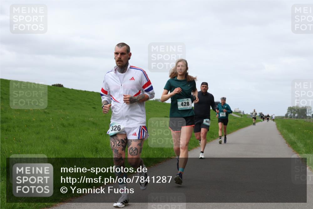 04.05.2025 - 8. Wedeler Halbmarathon Yannick Fuchs http://msf.ph/oto/7841287 04.05.2025 11:49:01 Laufen 326, 1312, 428, 997, 725 meine-sportfotos.de