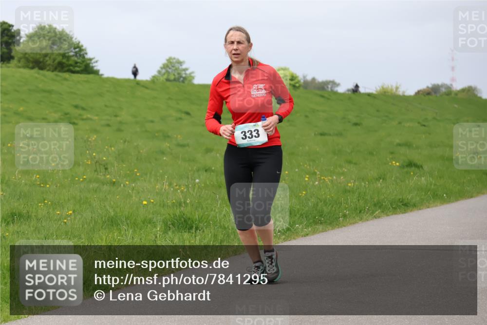 04.05.2025 - 8. Wedeler Halbmarathon Lena Gebhardt http://msf.ph/oto/7841295 04.05.2025 11:54:48 Laufen 333 meine-sportfotos.de