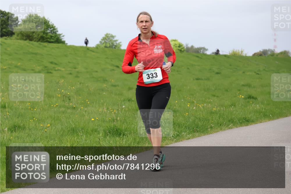 04.05.2025 - 8. Wedeler Halbmarathon Lena Gebhardt http://msf.ph/oto/7841296 04.05.2025 11:54:48 Laufen 333 meine-sportfotos.de