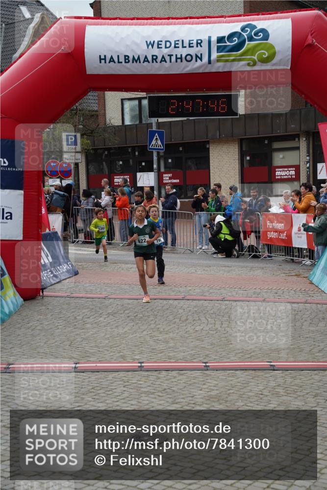 04.05.2025 - 8. Wedeler Halbmarathon Felixshl http://msf.ph/oto/7841300 04.05.2025 12:47:43 Ziel 622, 708, 1202 meine-sportfotos.de