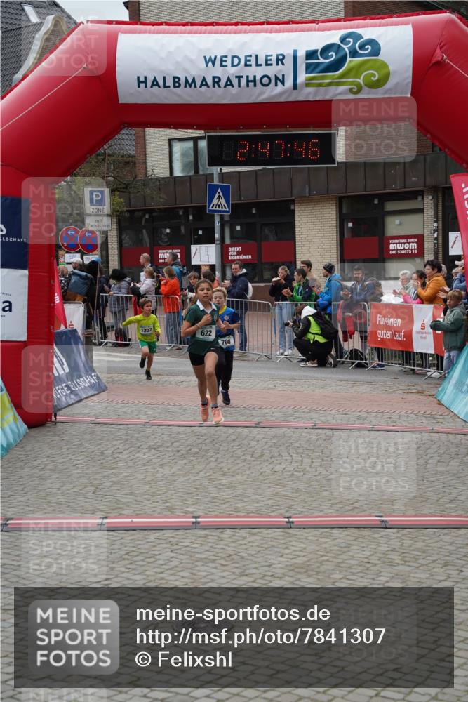 04.05.2025 - 8. Wedeler Halbmarathon Felixshl http://msf.ph/oto/7841307 04.05.2025 12:47:44 Ziel 622, 708, 1202 meine-sportfotos.de