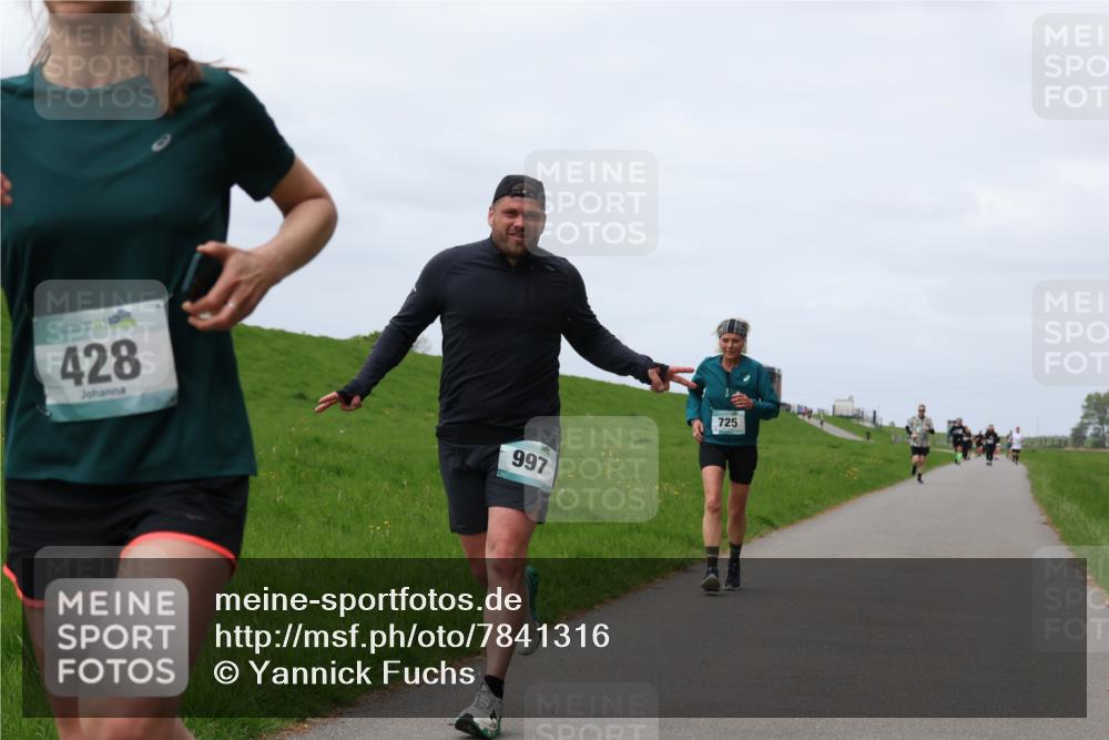 04.05.2025 - 8. Wedeler Halbmarathon Yannick Fuchs http://msf.ph/oto/7841316 04.05.2025 11:49:02 Laufen 428, 997, 725 meine-sportfotos.de