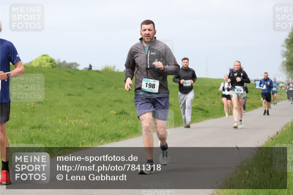 04.05.2025 - 8. Wedeler Halbmarathon Lena Gebhardt http://msf.ph/oto/7841318 04.05.2025 11:54:57 Laufen 198, 915, 970 meine-sportfotos.de