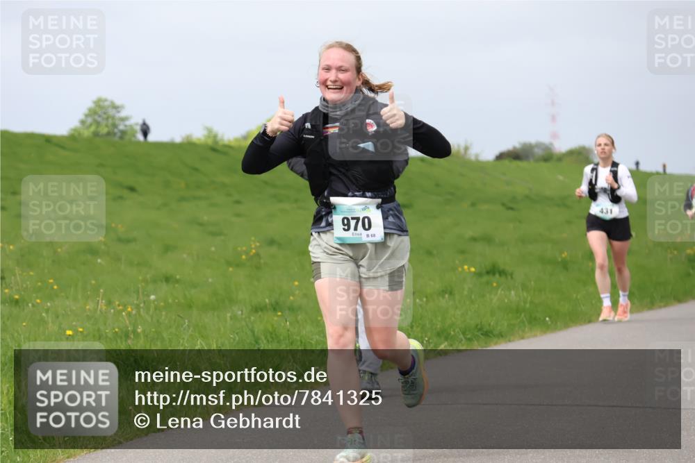 04.05.2025 - 8. Wedeler Halbmarathon Lena Gebhardt http://msf.ph/oto/7841325 04.05.2025 11:55:04 Laufen 970, 68, 431 meine-sportfotos.de