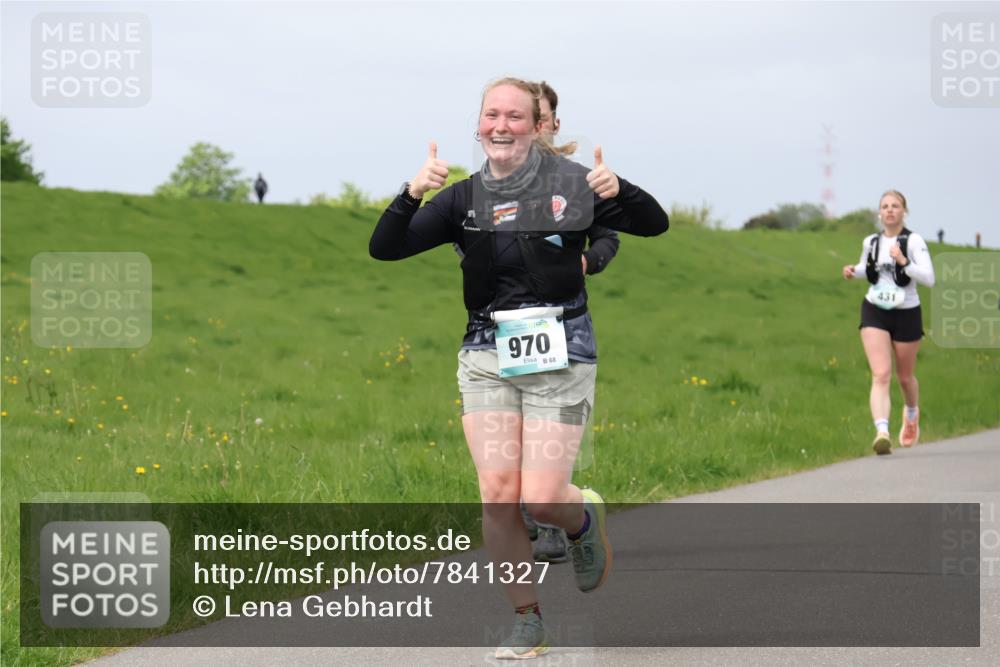 04.05.2025 - 8. Wedeler Halbmarathon Lena Gebhardt http://msf.ph/oto/7841327 04.05.2025 11:55:04 Laufen 970, 68, 431 meine-sportfotos.de