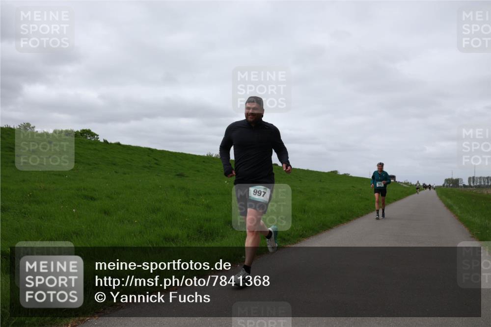 04.05.2025 - 8. Wedeler Halbmarathon Yannick Fuchs http://msf.ph/oto/7841368 04.05.2025 11:49:04 Laufen 997, 725 meine-sportfotos.de