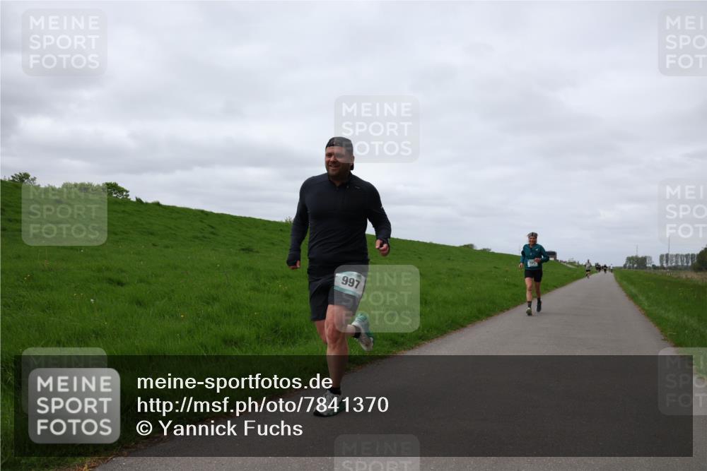 04.05.2025 - 8. Wedeler Halbmarathon Yannick Fuchs http://msf.ph/oto/7841370 04.05.2025 11:49:04 Laufen 997 meine-sportfotos.de