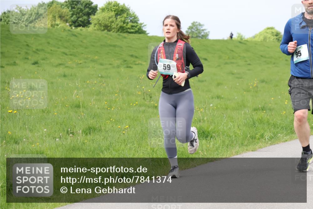 04.05.2025 - 8. Wedeler Halbmarathon Lena Gebhardt http://msf.ph/oto/7841374 04.05.2025 11:55:13 Laufen 59, 95 meine-sportfotos.de