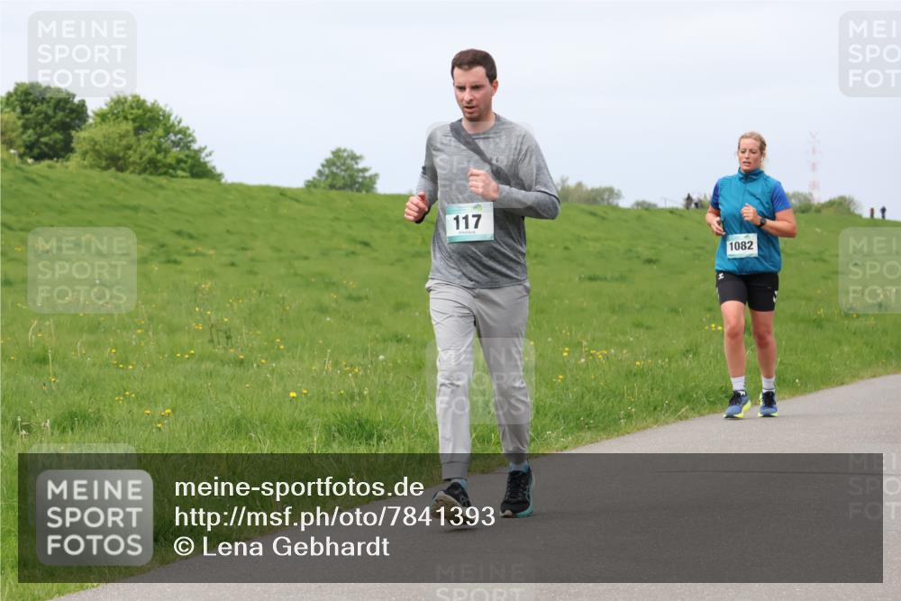 04.05.2025 - 8. Wedeler Halbmarathon Lena Gebhardt http://msf.ph/oto/7841393 04.05.2025 11:55:21 Laufen 117, 1082 meine-sportfotos.de