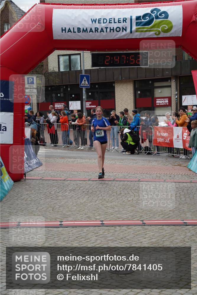 04.05.2025 - 8. Wedeler Halbmarathon Felixshl http://msf.ph/oto/7841405 04.05.2025 12:47:49 Ziel 622, 708, 942, 1202 meine-sportfotos.de