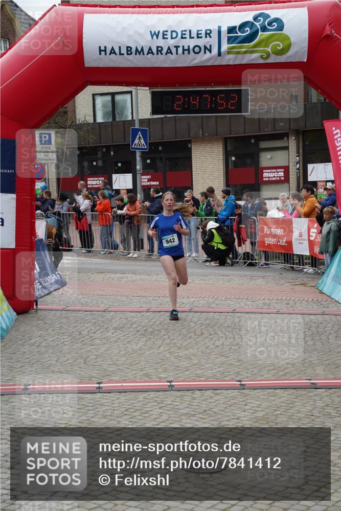 04.05.2025 - 8. Wedeler Halbmarathon Felixshl http://msf.ph/oto/7841412 04.05.2025 12:47:50 Ziel 622, 708, 942, 1202 meine-sportfotos.de