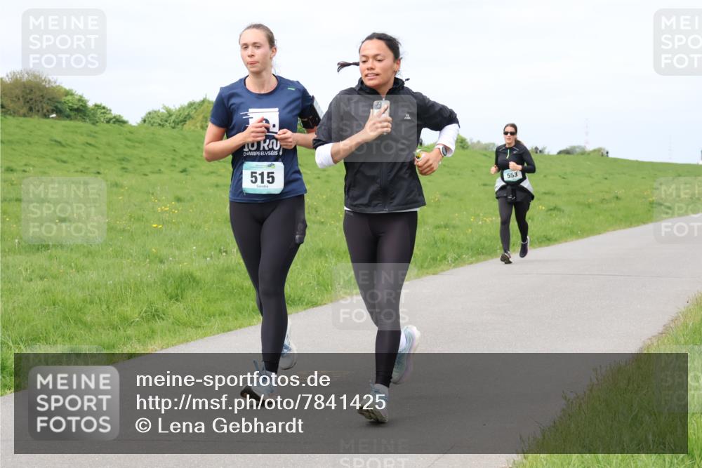 04.05.2025 - 8. Wedeler Halbmarathon Lena Gebhardt http://msf.ph/oto/7841425 04.05.2025 11:55:28 Laufen 515, 553 meine-sportfotos.de