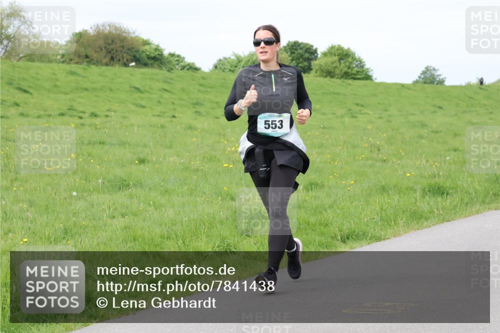 04.05.2025 - 8. Wedeler Halbmarathon Lena Gebhardt http://msf.ph/oto/7841438 04.05.2025 11:55:32 Laufen 553 meine-sportfotos.de