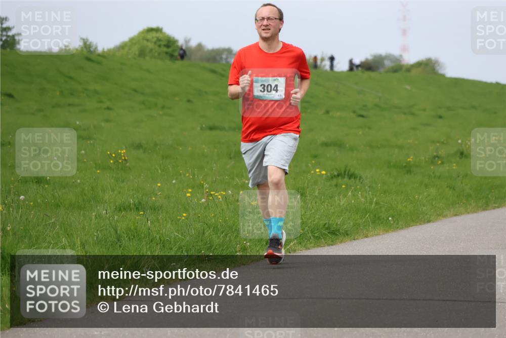 04.05.2025 - 8. Wedeler Halbmarathon Lena Gebhardt http://msf.ph/oto/7841465 04.05.2025 11:55:56 Laufen 304 meine-sportfotos.de
