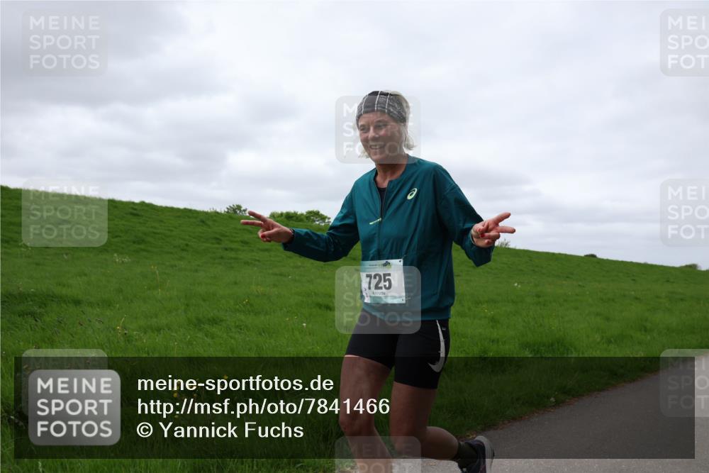 04.05.2025 - 8. Wedeler Halbmarathon Yannick Fuchs http://msf.ph/oto/7841466 04.05.2025 11:49:08 Laufen 25, 725 meine-sportfotos.de