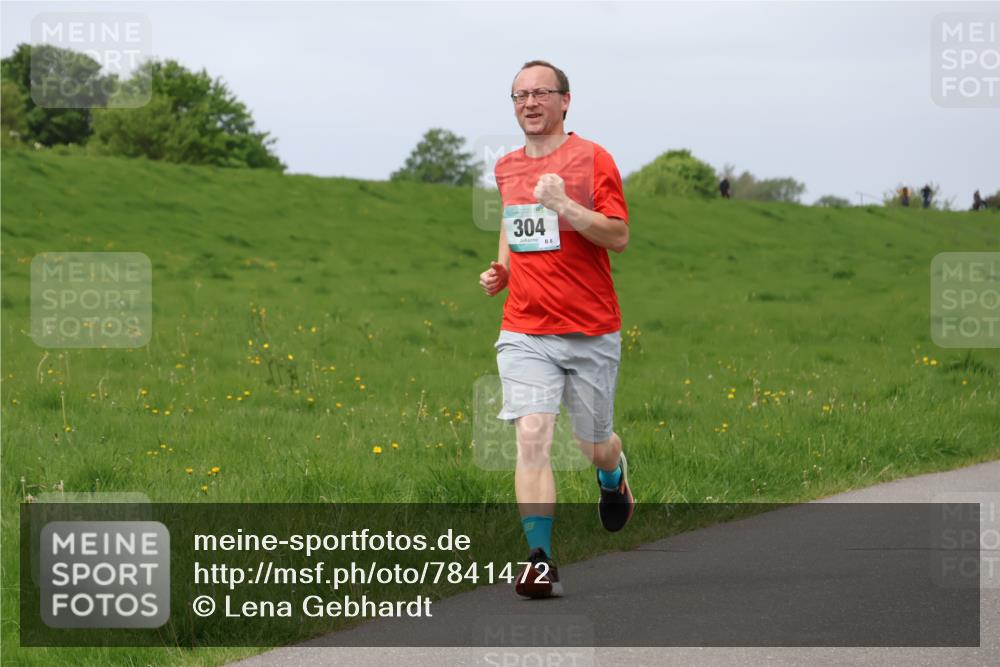 04.05.2025 - 8. Wedeler Halbmarathon Lena Gebhardt http://msf.ph/oto/7841472 04.05.2025 11:55:58 Laufen 304, 8 meine-sportfotos.de