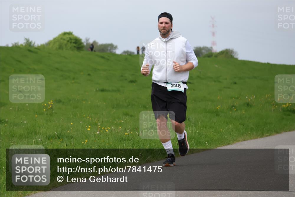 04.05.2025 - 8. Wedeler Halbmarathon Lena Gebhardt http://msf.ph/oto/7841475 04.05.2025 11:56:02 Laufen 238 meine-sportfotos.de