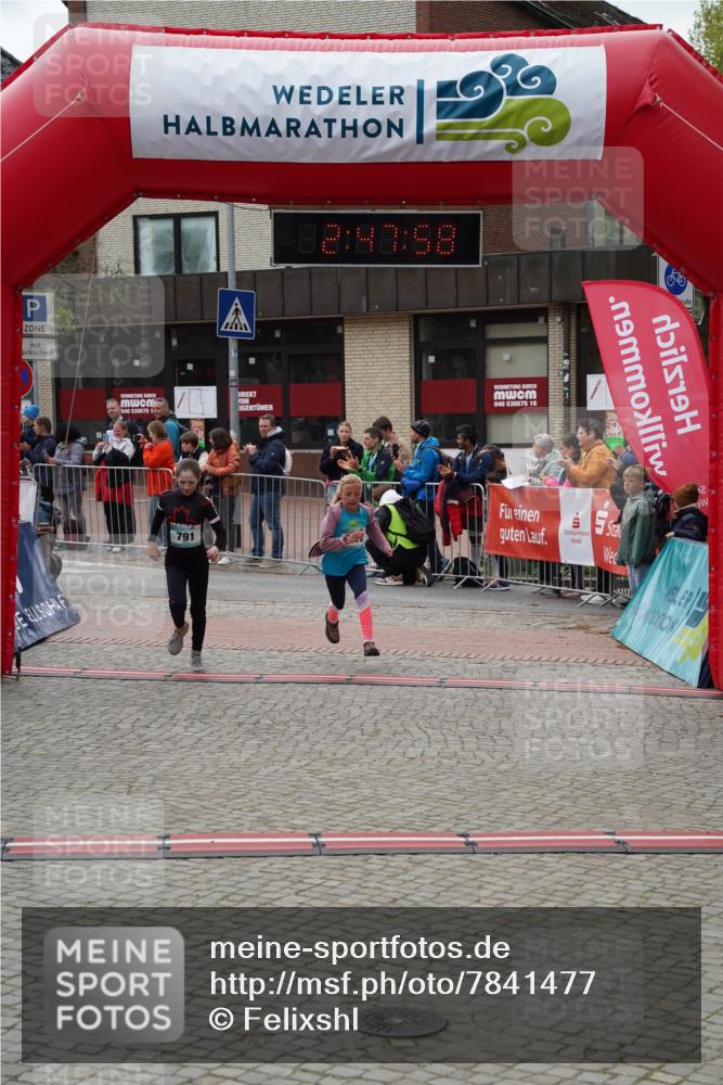 04.05.2025 - 8. Wedeler Halbmarathon Felixshl http://msf.ph/oto/7841477 04.05.2025 12:47:56 Ziel 707, 791, 942, 1078 meine-sportfotos.de
