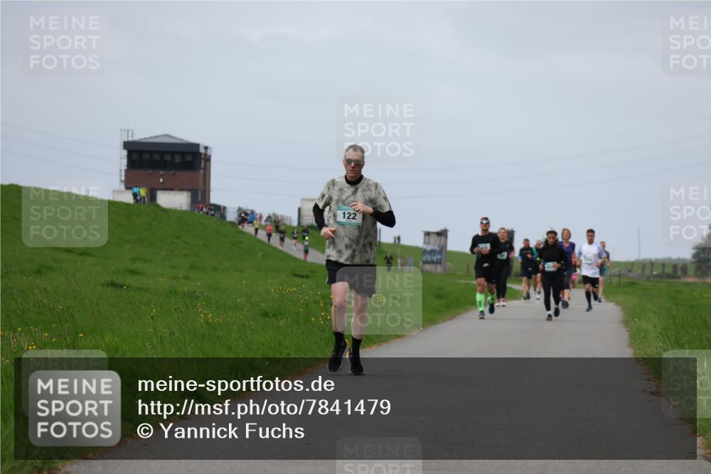 04.05.2025 - 8. Wedeler Halbmarathon Yannick Fuchs http://msf.ph/oto/7841479 04.05.2025 11:49:11 Laufen 122 meine-sportfotos.de
