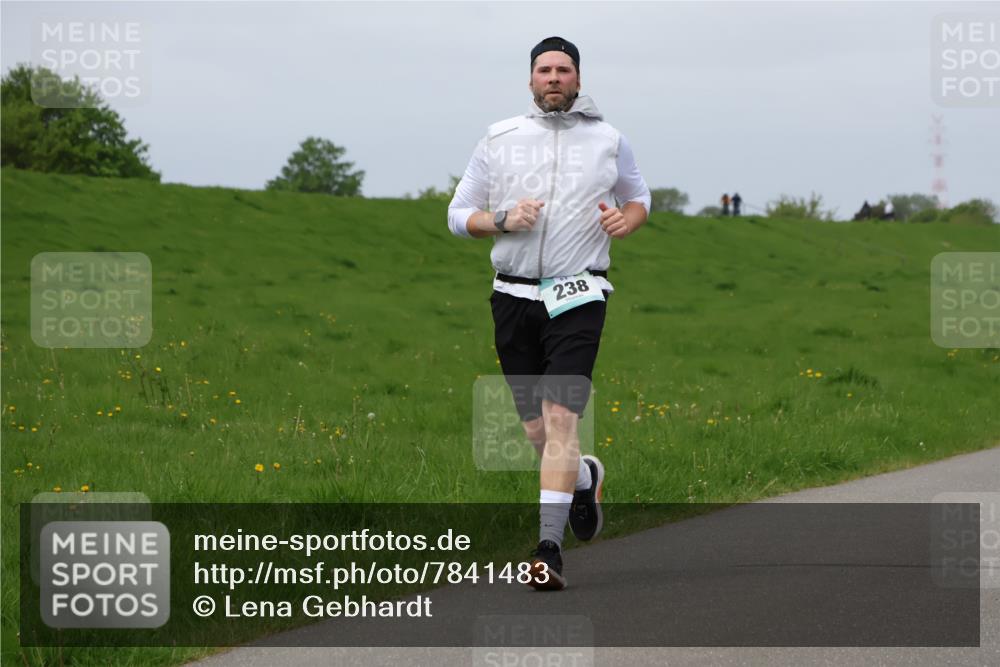 04.05.2025 - 8. Wedeler Halbmarathon Lena Gebhardt http://msf.ph/oto/7841483 04.05.2025 11:56:04 Laufen 238 meine-sportfotos.de