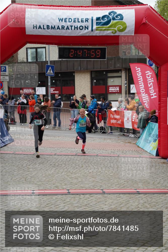 04.05.2025 - 8. Wedeler Halbmarathon Felixshl http://msf.ph/oto/7841485 04.05.2025 12:47:56 Ziel 707, 791, 942, 1078 meine-sportfotos.de
