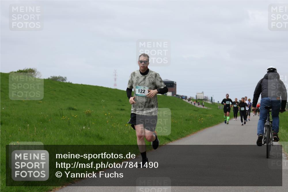 04.05.2025 - 8. Wedeler Halbmarathon Yannick Fuchs http://msf.ph/oto/7841490 04.05.2025 11:49:18 Laufen 122 meine-sportfotos.de