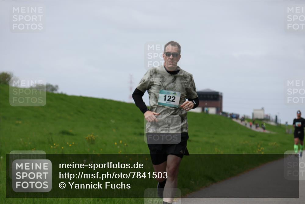 04.05.2025 - 8. Wedeler Halbmarathon Yannick Fuchs http://msf.ph/oto/7841503 04.05.2025 11:49:19 Laufen 122 meine-sportfotos.de