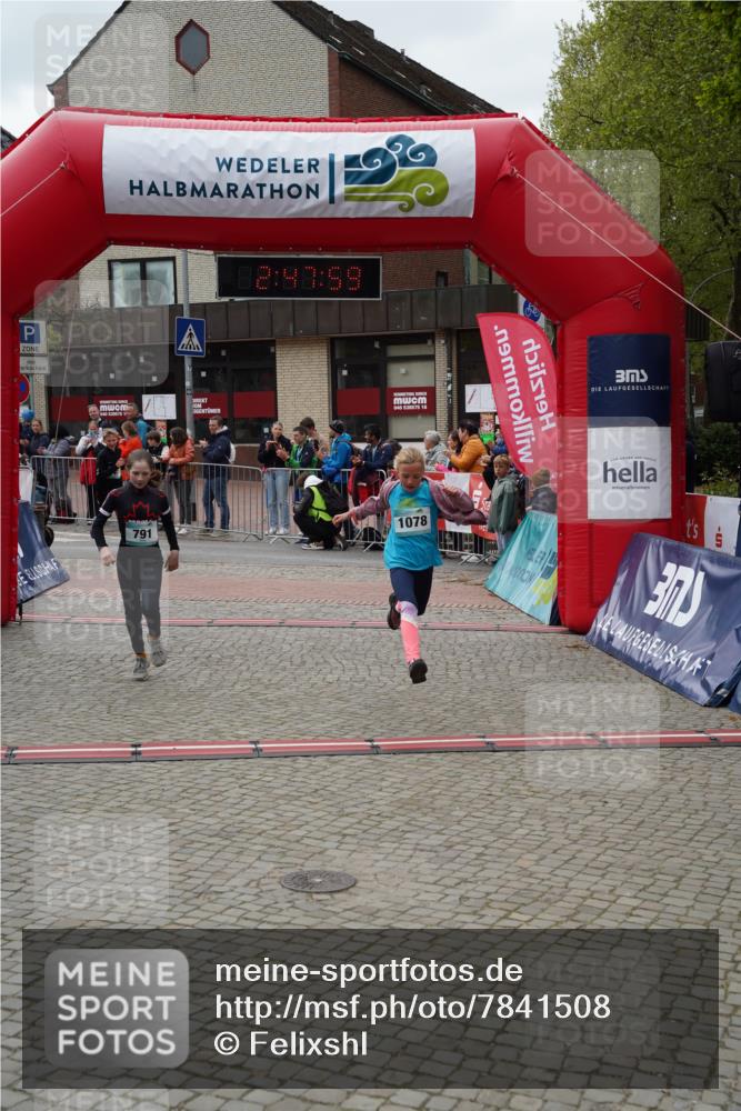 04.05.2025 - 8. Wedeler Halbmarathon Felixshl http://msf.ph/oto/7841508 04.05.2025 12:47:57 Ziel 707, 791, 898, 1078 meine-sportfotos.de