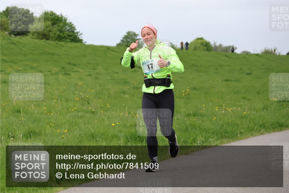 04.05.2025 - 8. Wedeler Halbmarathon Lena Gebhardt http://msf.ph/oto/7841509 04.05.2025 11:56:23 Laufen 17 meine-sportfotos.de