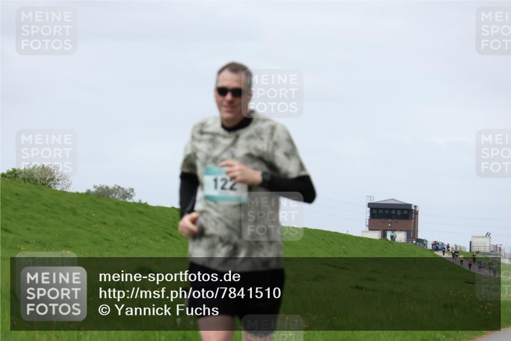 04.05.2025 - 8. Wedeler Halbmarathon Yannick Fuchs http://msf.ph/oto/7841510 04.05.2025 11:49:20 Laufen 122 meine-sportfotos.de