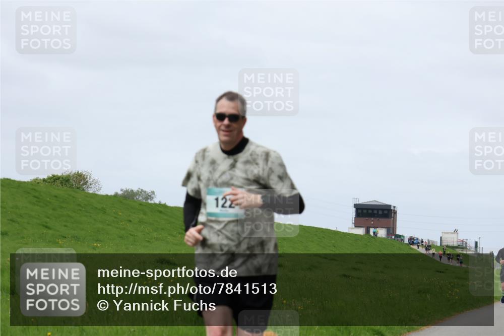 04.05.2025 - 8. Wedeler Halbmarathon Yannick Fuchs http://msf.ph/oto/7841513 04.05.2025 11:49:20 Laufen 122 meine-sportfotos.de