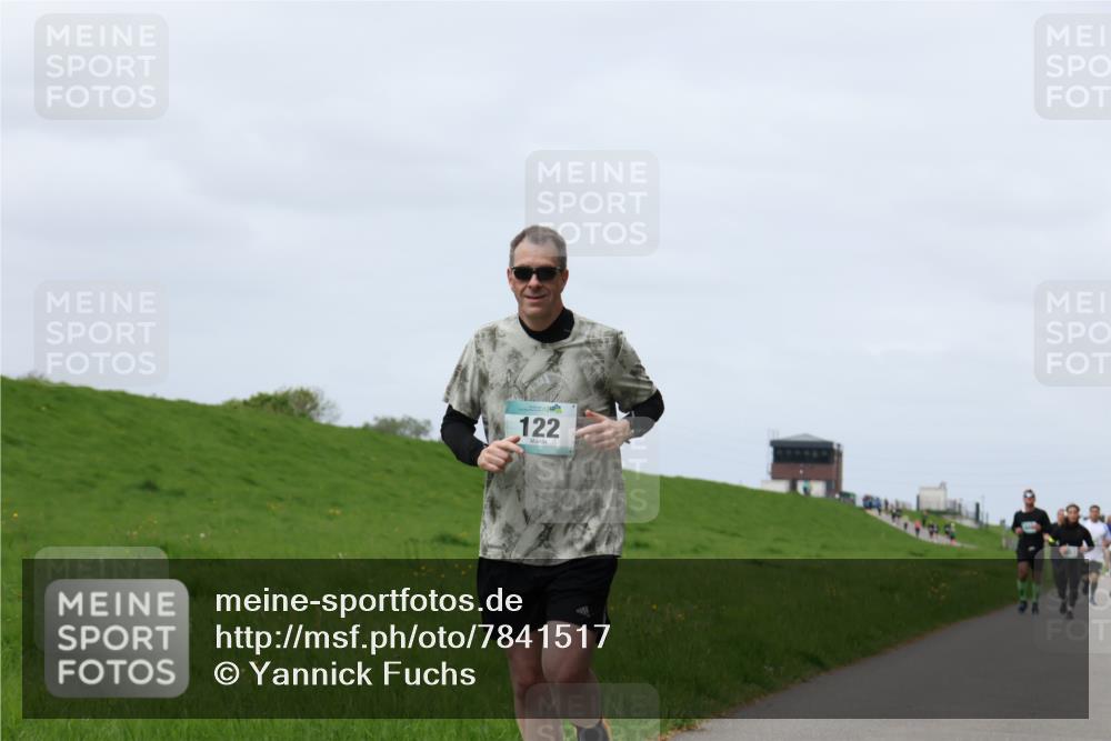 04.05.2025 - 8. Wedeler Halbmarathon Yannick Fuchs http://msf.ph/oto/7841517 04.05.2025 11:49:20 Laufen 122 meine-sportfotos.de