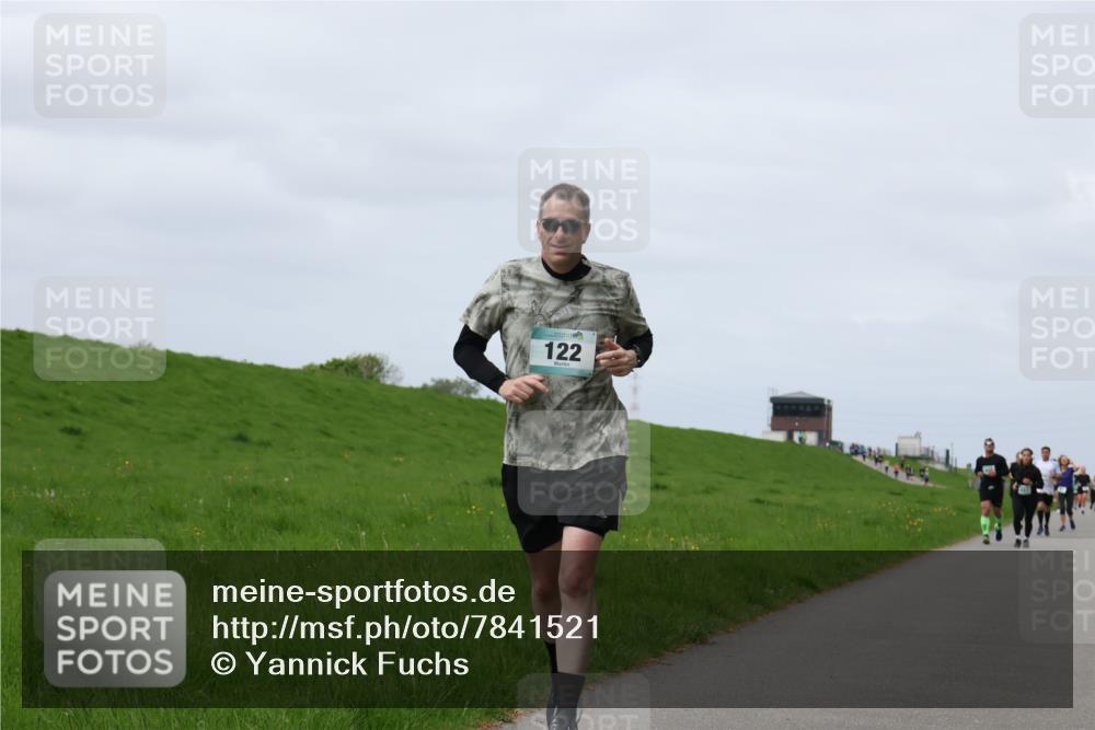 04.05.2025 - 8. Wedeler Halbmarathon Yannick Fuchs http://msf.ph/oto/7841521 04.05.2025 11:49:20 Laufen 122 meine-sportfotos.de