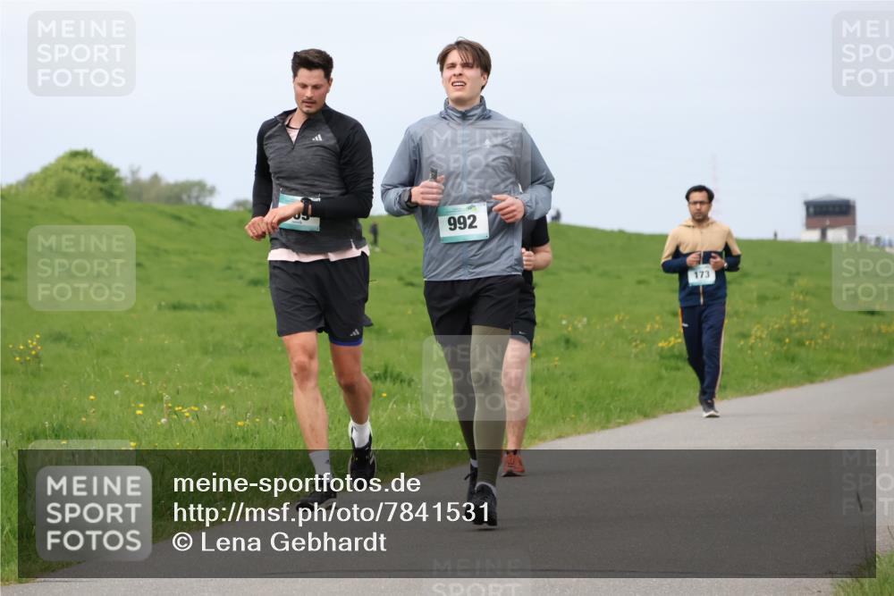04.05.2025 - 8. Wedeler Halbmarathon Lena Gebhardt http://msf.ph/oto/7841531 04.05.2025 11:56:44 Laufen 992, 173 meine-sportfotos.de