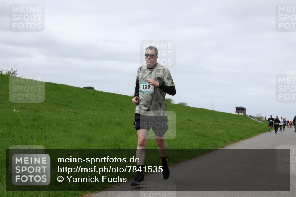 04.05.2025 - 8. Wedeler Halbmarathon Yannick Fuchs http://msf.ph/oto/7841535 04.05.2025 11:49:21 Laufen 122 meine-sportfotos.de