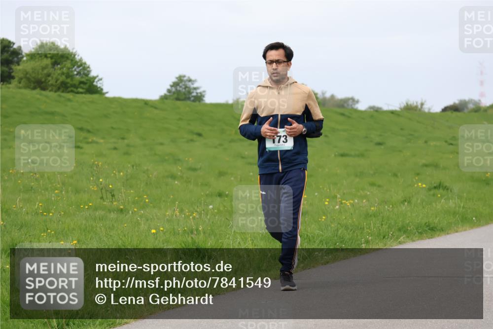 04.05.2025 - 8. Wedeler Halbmarathon Lena Gebhardt http://msf.ph/oto/7841549 04.05.2025 11:56:53 Laufen 173 meine-sportfotos.de